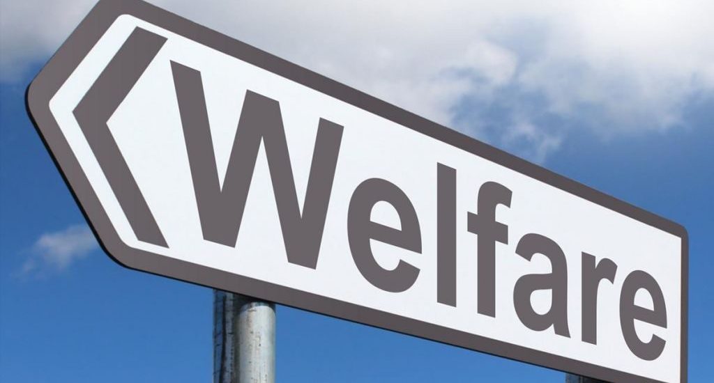 Bonus baby sitter 100 euro per figli in Dad: non per docenti e ATA. Ecco a chi spetta e come viene erogato