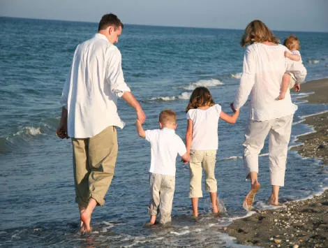 Viaggiare Senza Passaporto: Scopriamo le Isole Dove Poter Volare in Famiglia